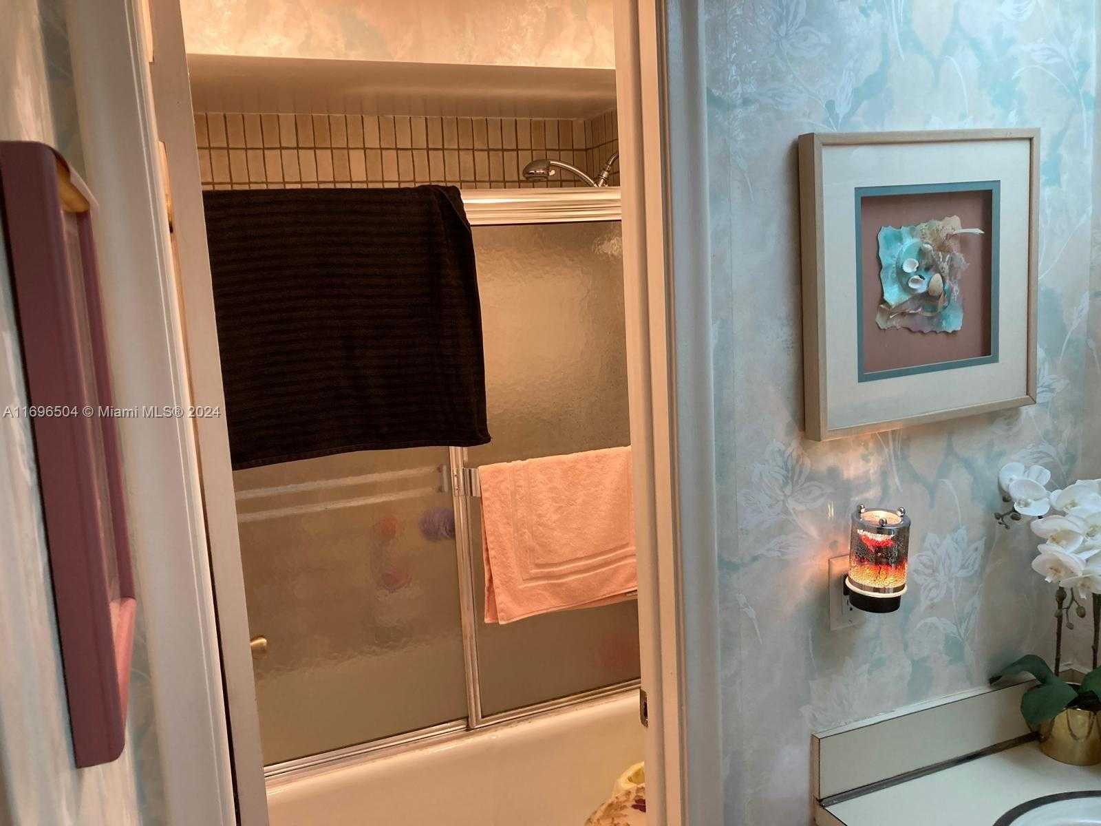 Small Image of 8124 SOUTH WEST 81ST TER, Miami Number 29