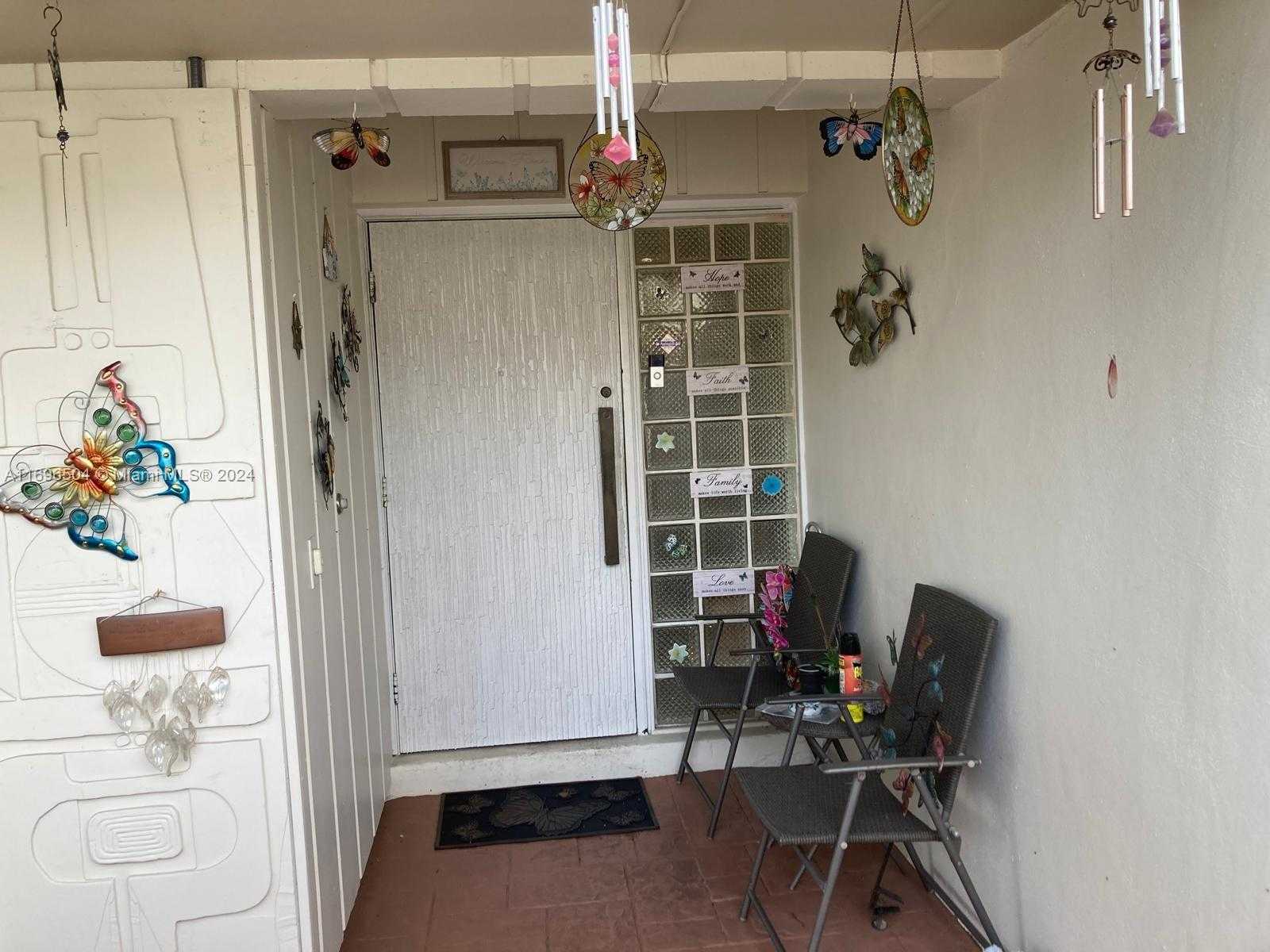 Small Image of 8124 SOUTH WEST 81ST TER, Miami Number 3