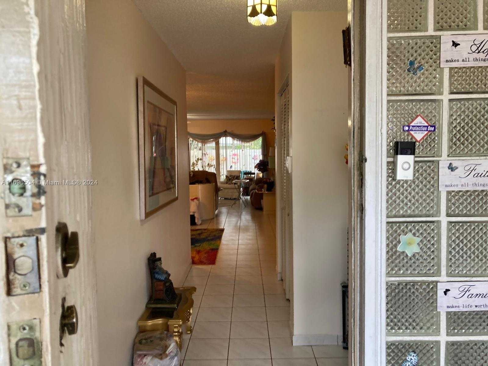Small Image of 8124 SOUTH WEST 81ST TER, Miami Number 4