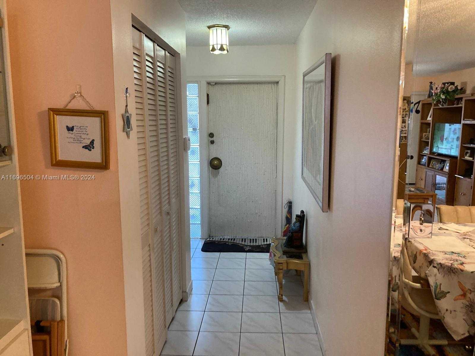 Small Image of 8124 SOUTH WEST 81ST TER, Miami Number 5