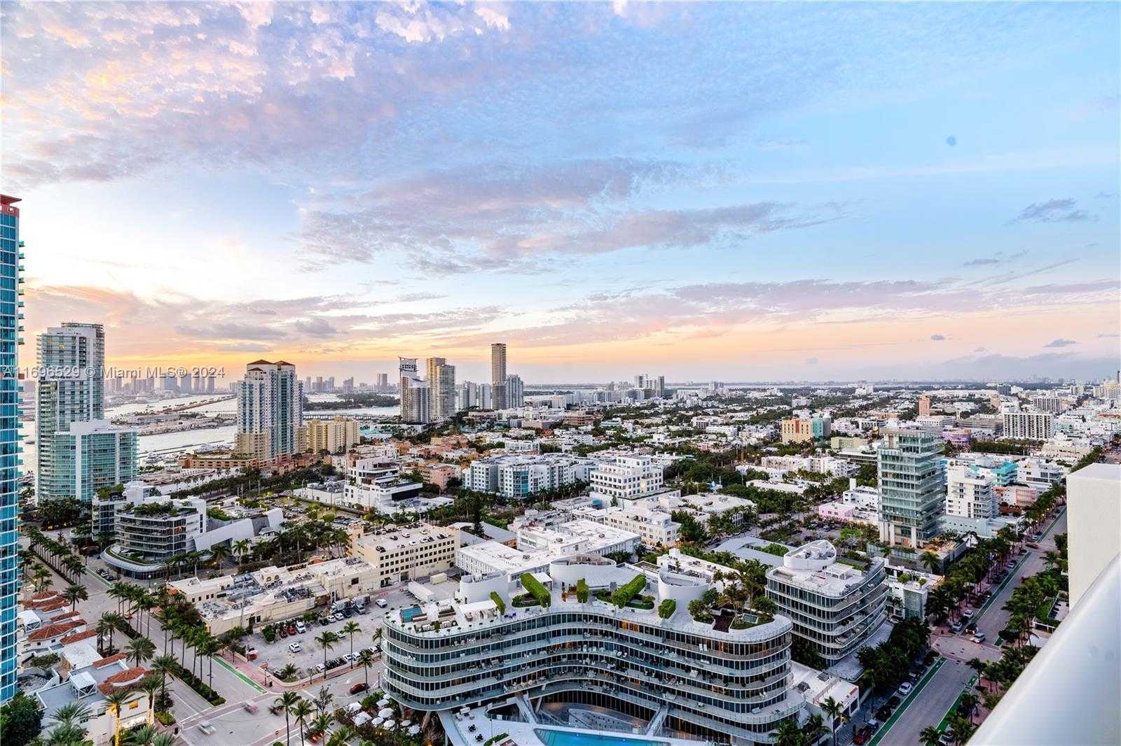 Small Image of 50 SOUTH POINTE DR #2703, Miami Beach Number 21