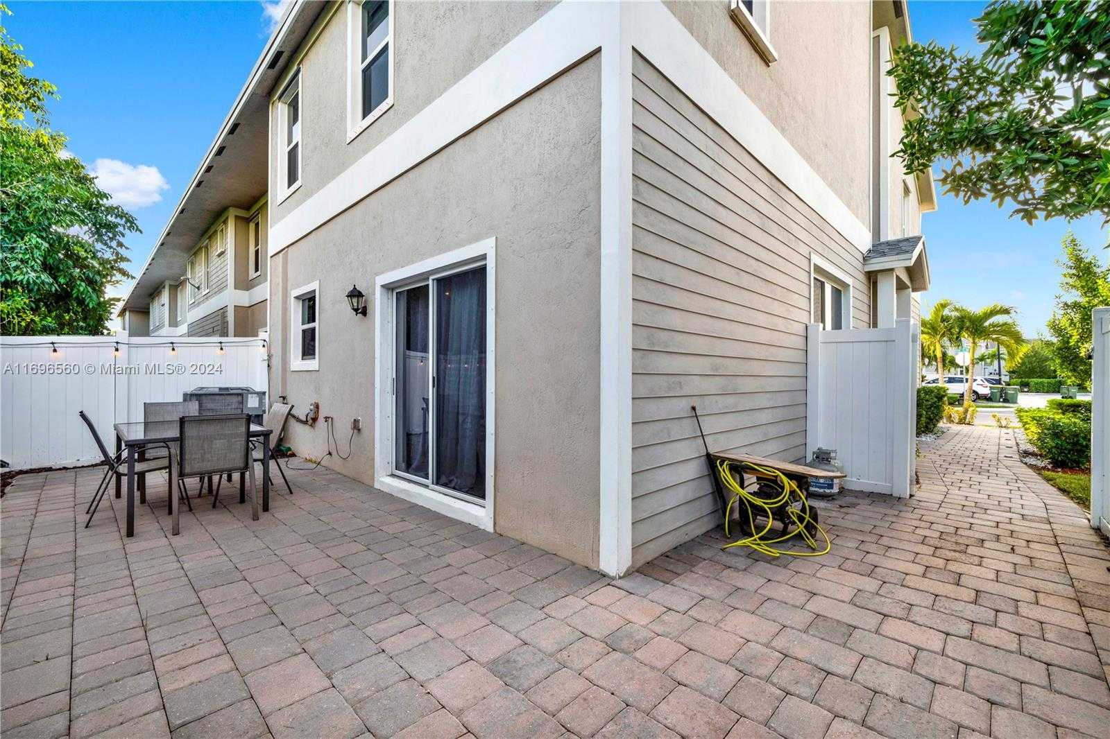 Small Image of 1707 SOUTH EAST 9TH TER, Homestead Number 5
