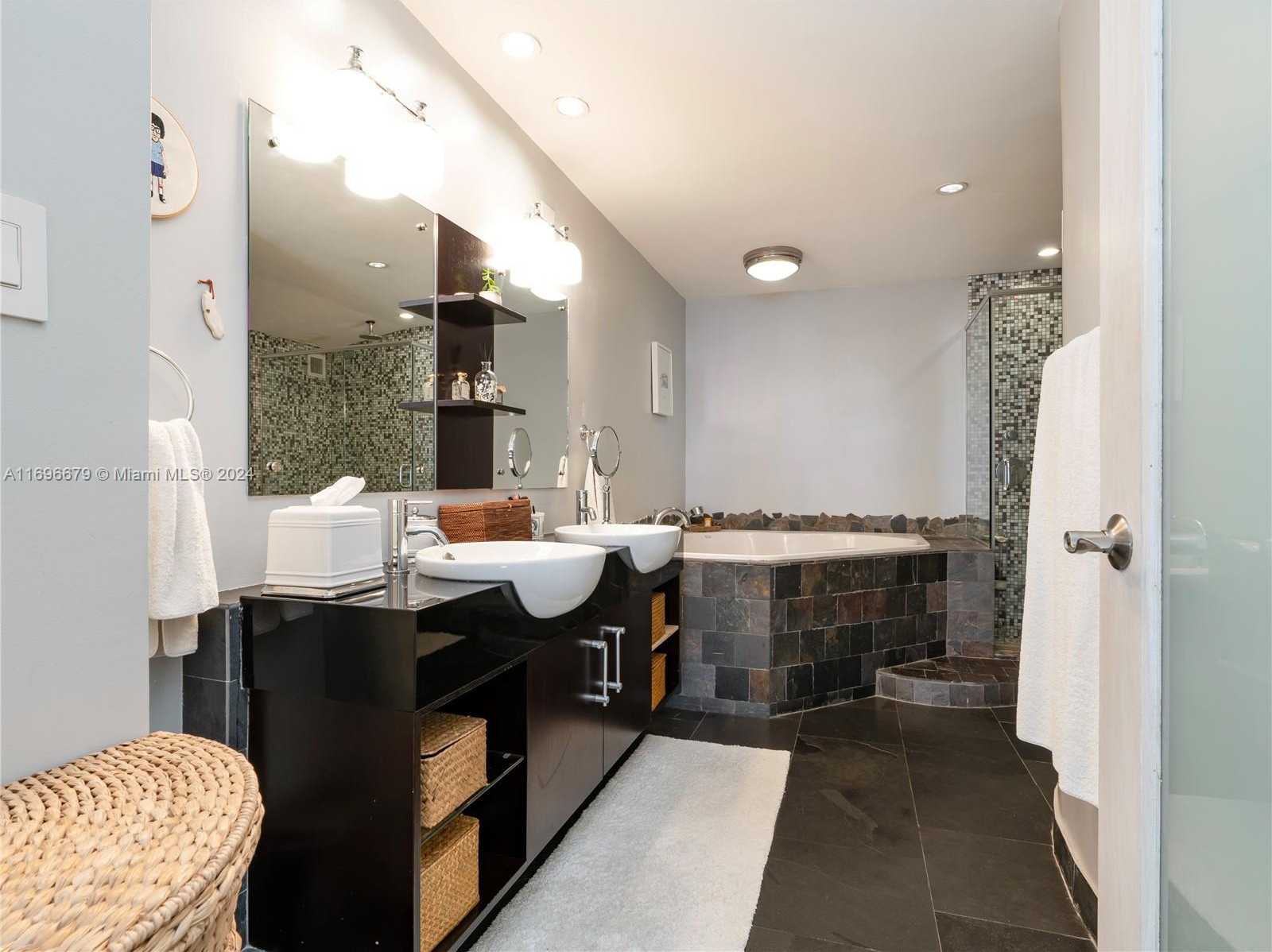 Small Image of 11 ISLAND AVE #1007, Miami Beach Number 11