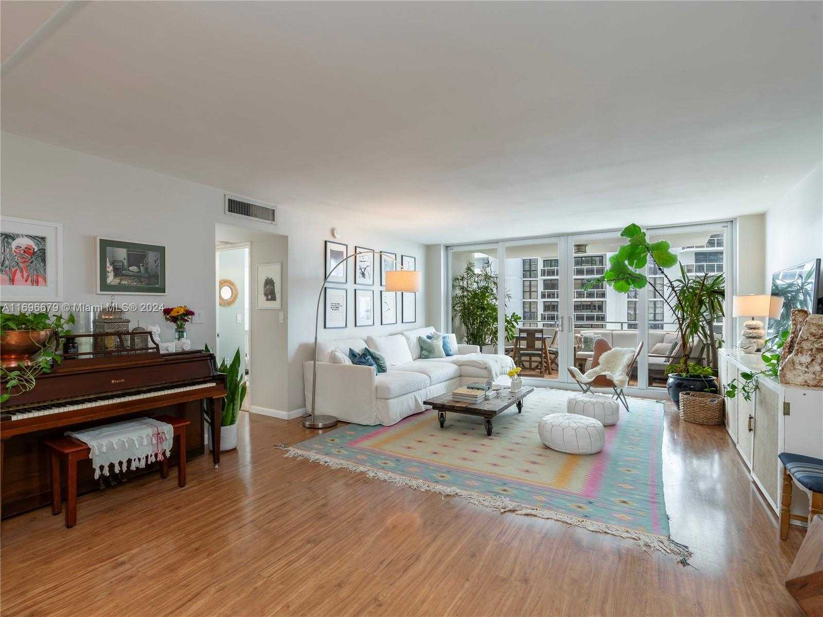 Small Image of 11 ISLAND AVE #1007, Miami Beach Number 2