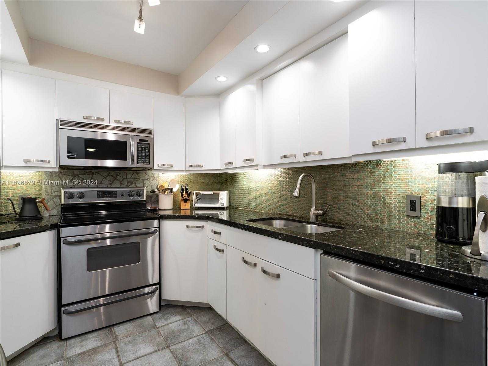Small Image of 11 ISLAND AVE #1007, Miami Beach Number 7