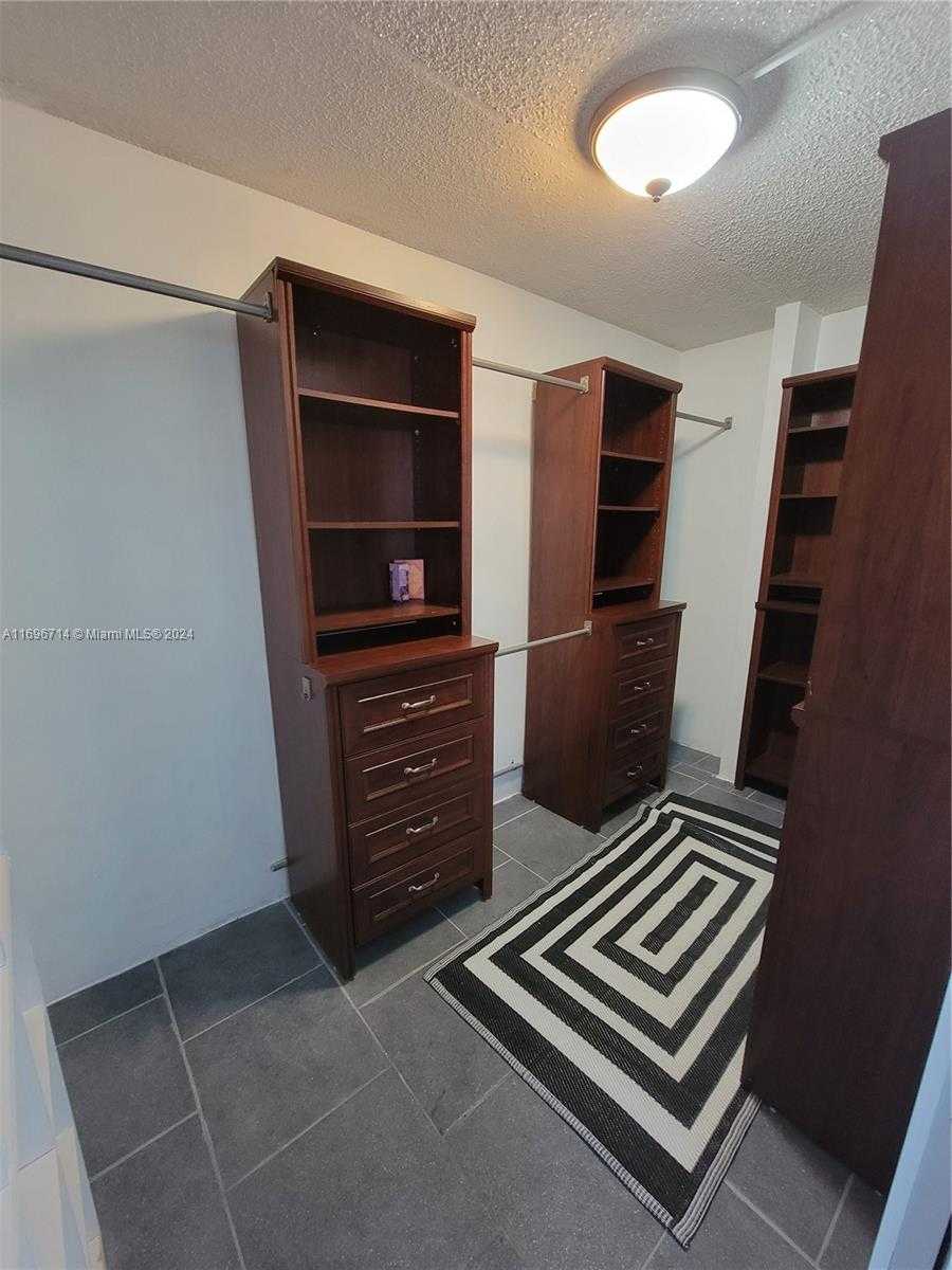 Small Image of 1100 ALTON RD #2E, Miami Beach Number 10