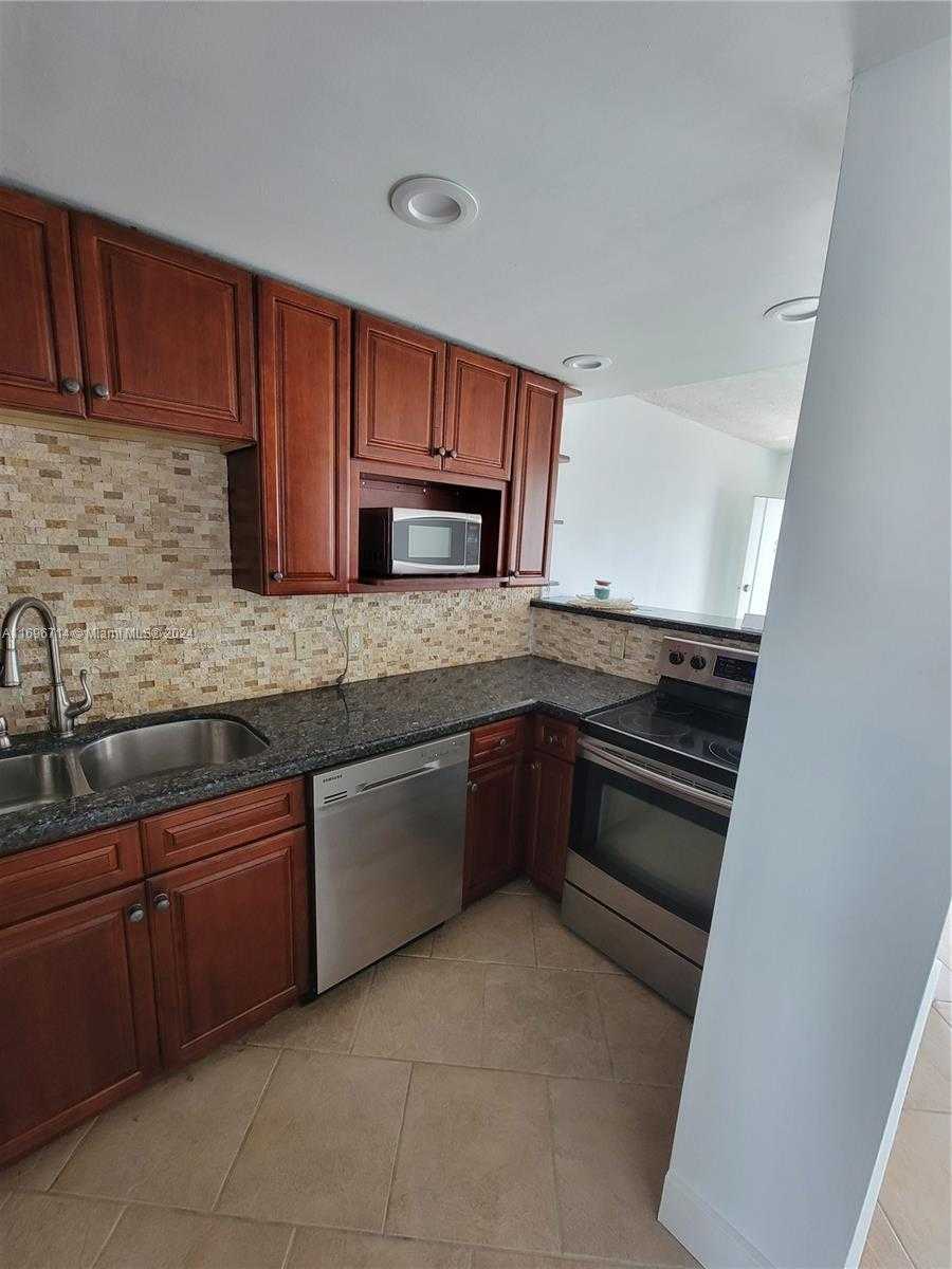 Small Image of 1100 ALTON RD #2E, Miami Beach Number 6