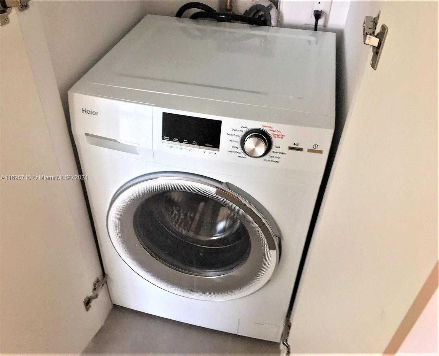 Small Image of 1000 WEST AVE #1027, Miami Beach Number 10