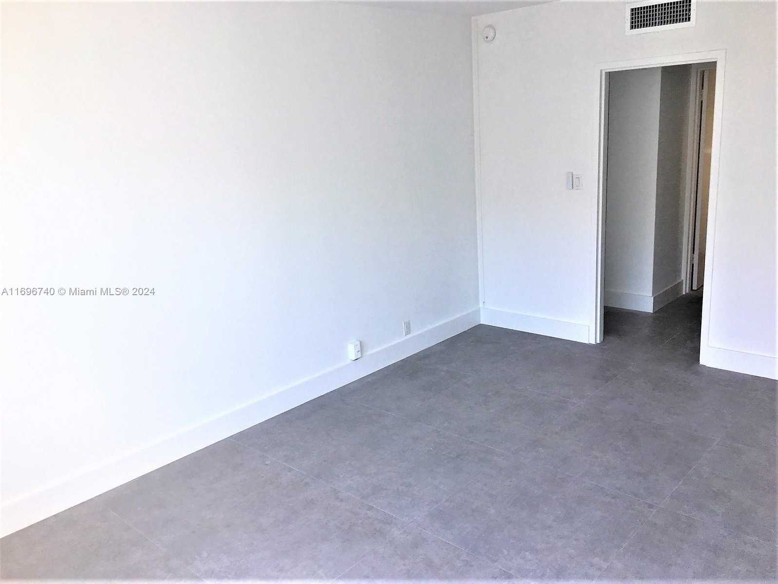 Small Image of 1000 WEST AVE #1027, Miami Beach Number 14