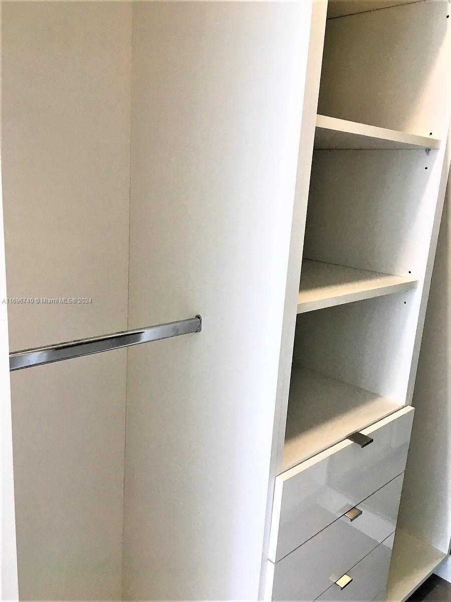 Small Image of 1000 WEST AVE #1027, Miami Beach Number 16