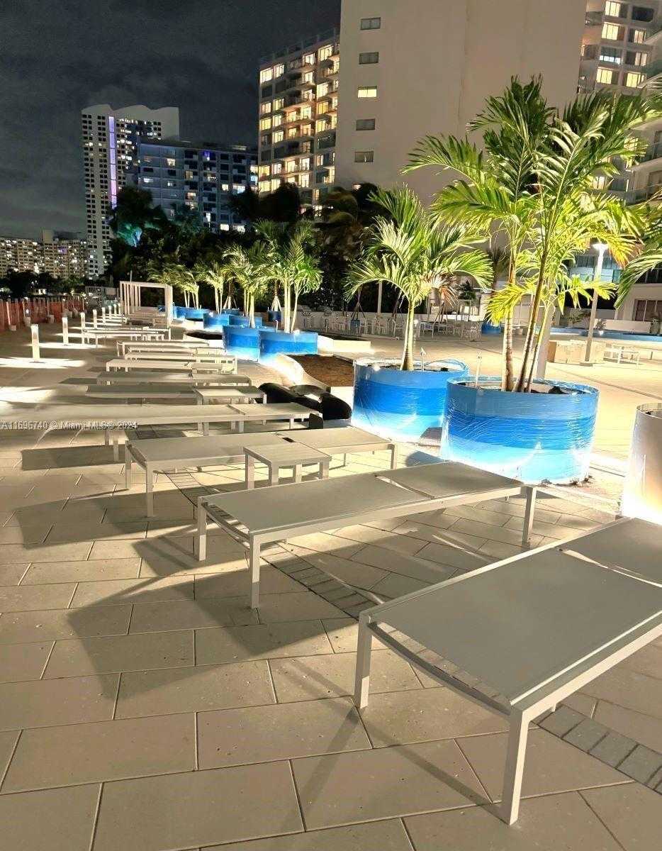 Small Image of 1000 WEST AVE #1027, Miami Beach Number 30