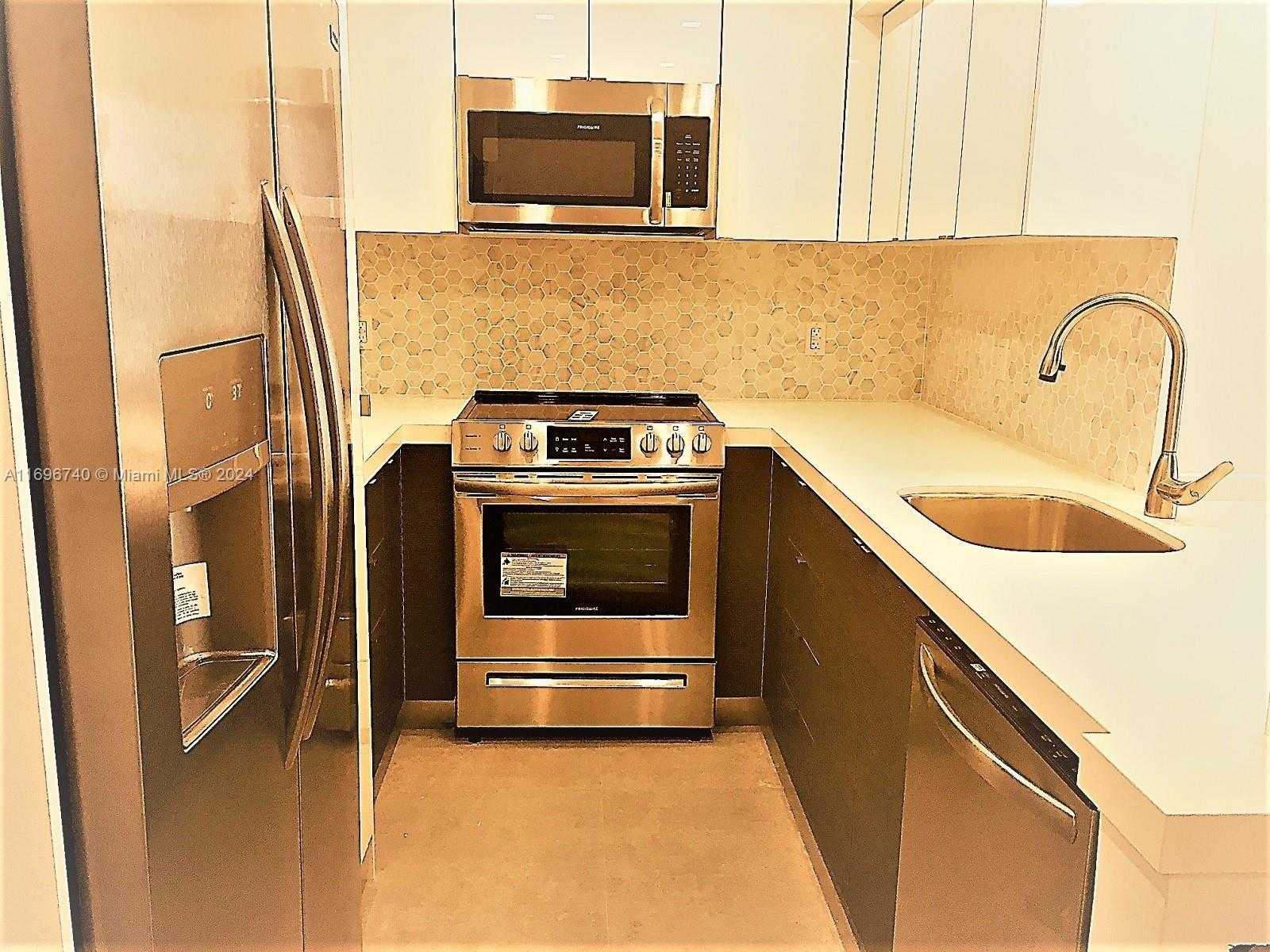 Small Image of 1000 WEST AVE #1027, Miami Beach Number 6