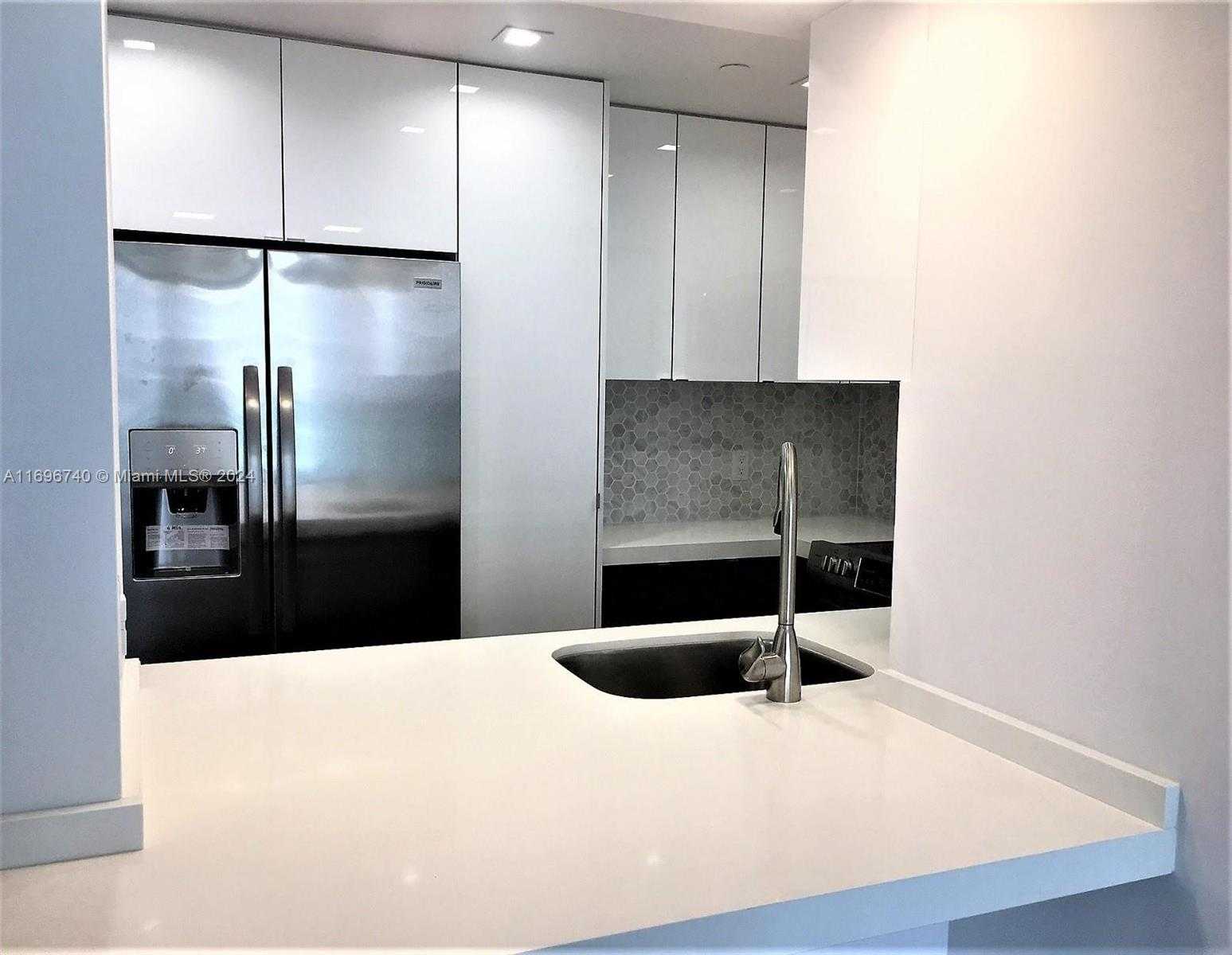 Small Image of 1000 WEST AVE #1027, Miami Beach Number 7