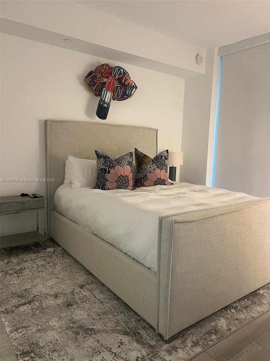 Small Image of 55 SOUTH WEST 9TH ST #2610, Miami Number 2