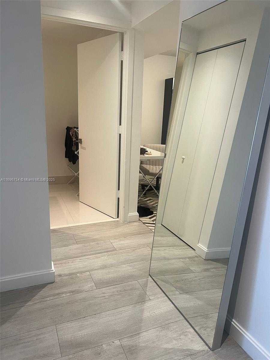 Small Image of 55 SOUTH WEST 9TH ST #2610, Miami Number 5