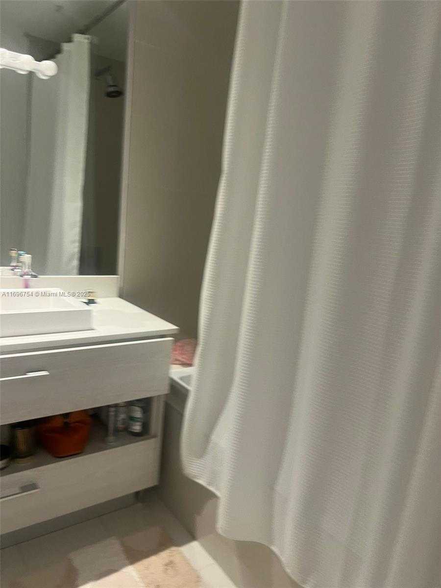 Small Image of 55 SOUTH WEST 9TH ST #2610, Miami Number 6