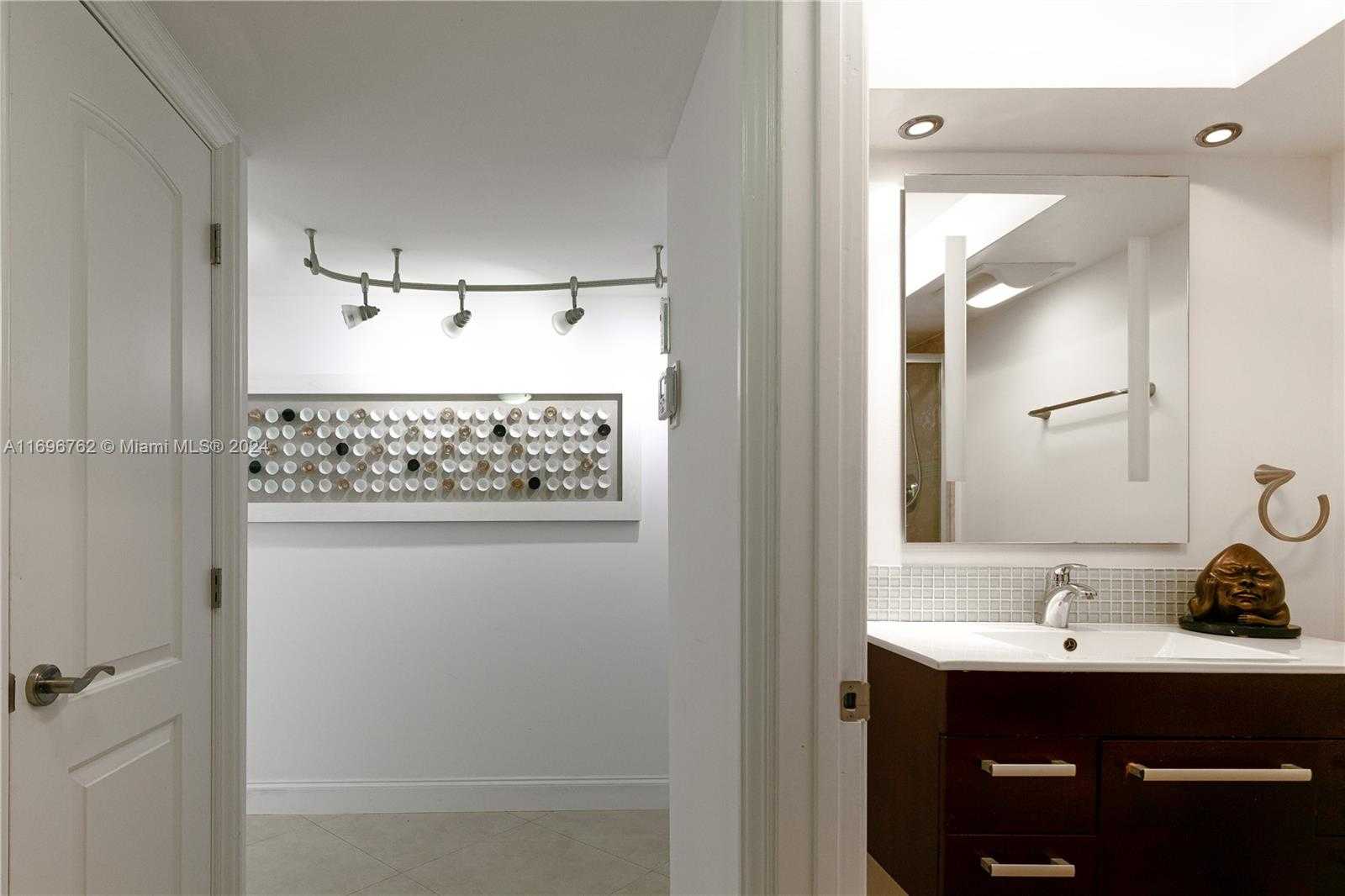 Small Image of 230 174TH ST #303, Sunny Isles Beach Number 14