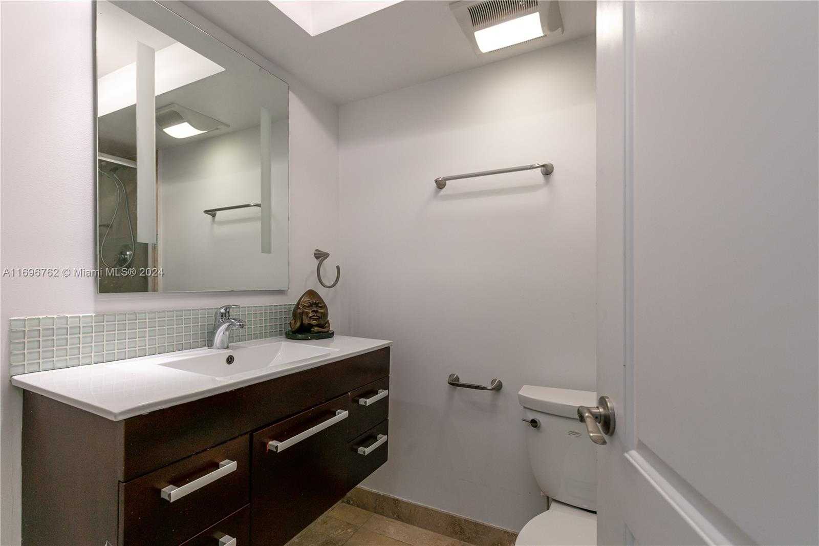 Small Image of 230 174TH ST #303, Sunny Isles Beach Number 15