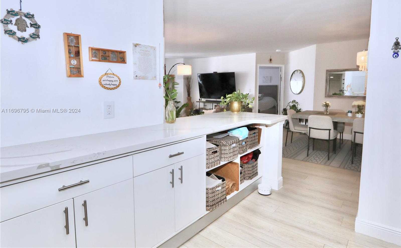 Small Image of 3530 MYSTIC POINTE DR #3008, Aventura Number 10