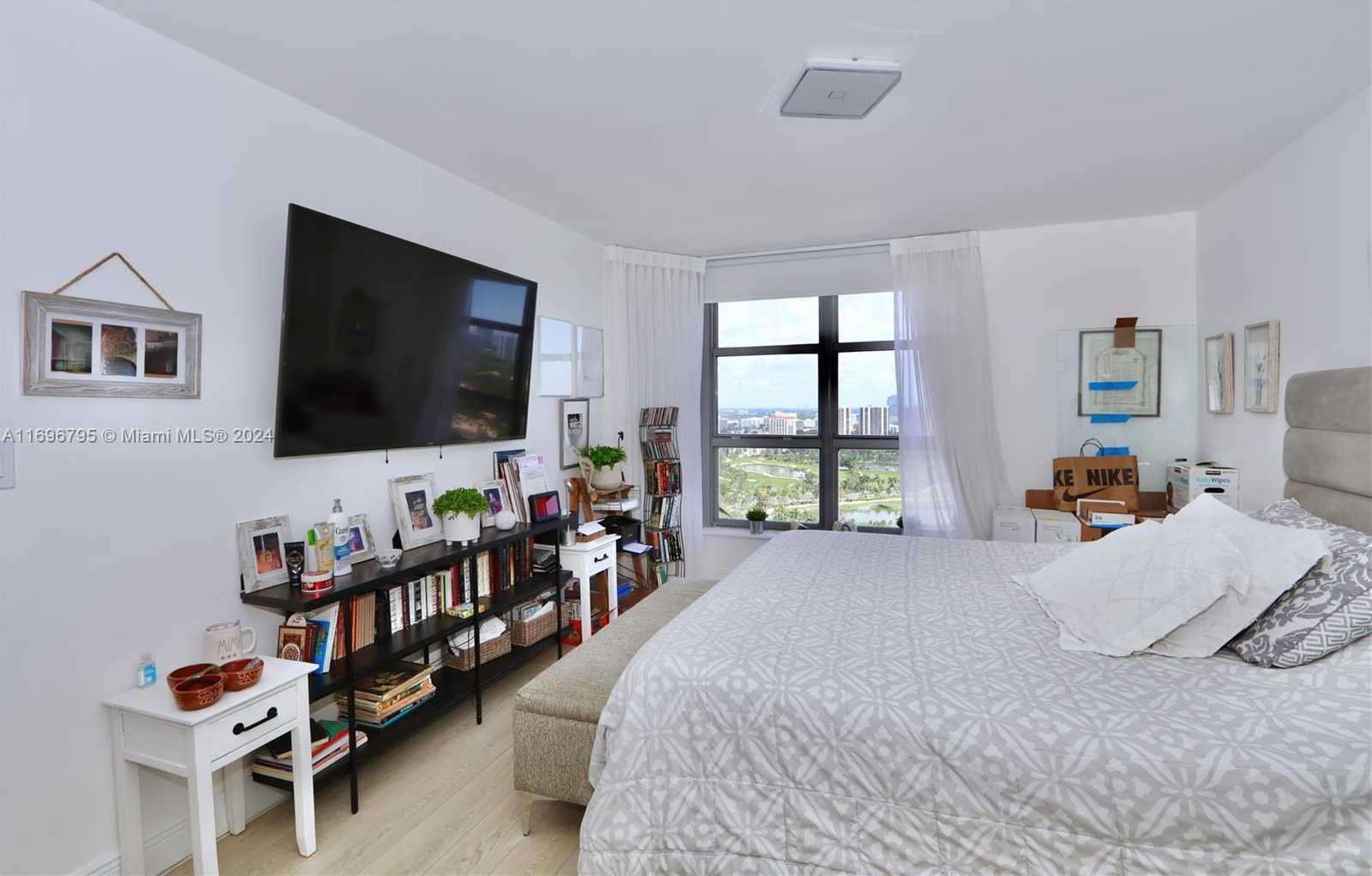 Small Image of 3530 MYSTIC POINTE DR #3008, Aventura Number 12