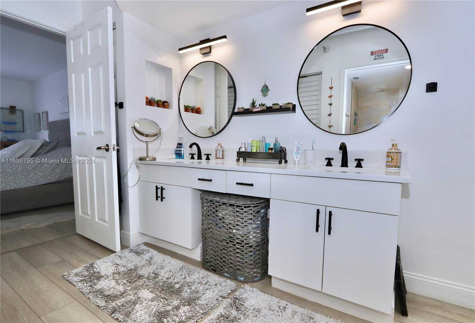 Small Image of 3530 MYSTIC POINTE DR #3008, Aventura Number 13