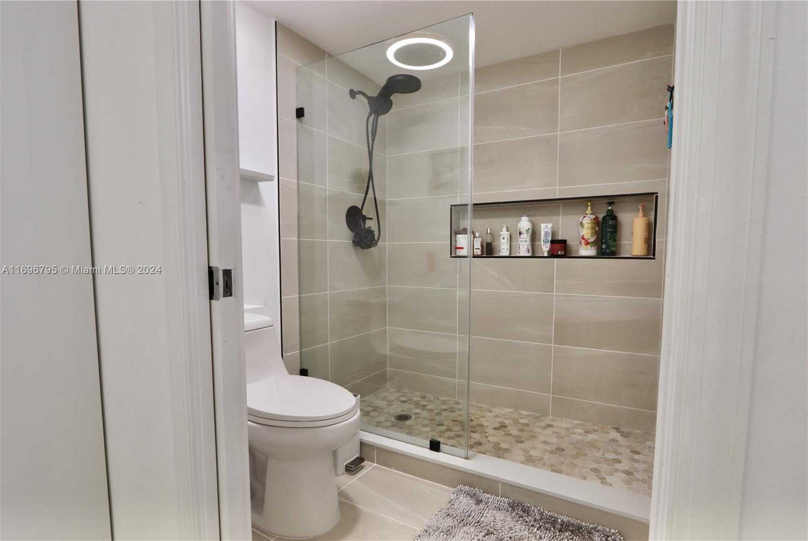 Small Image of 3530 MYSTIC POINTE DR #3008, Aventura Number 14