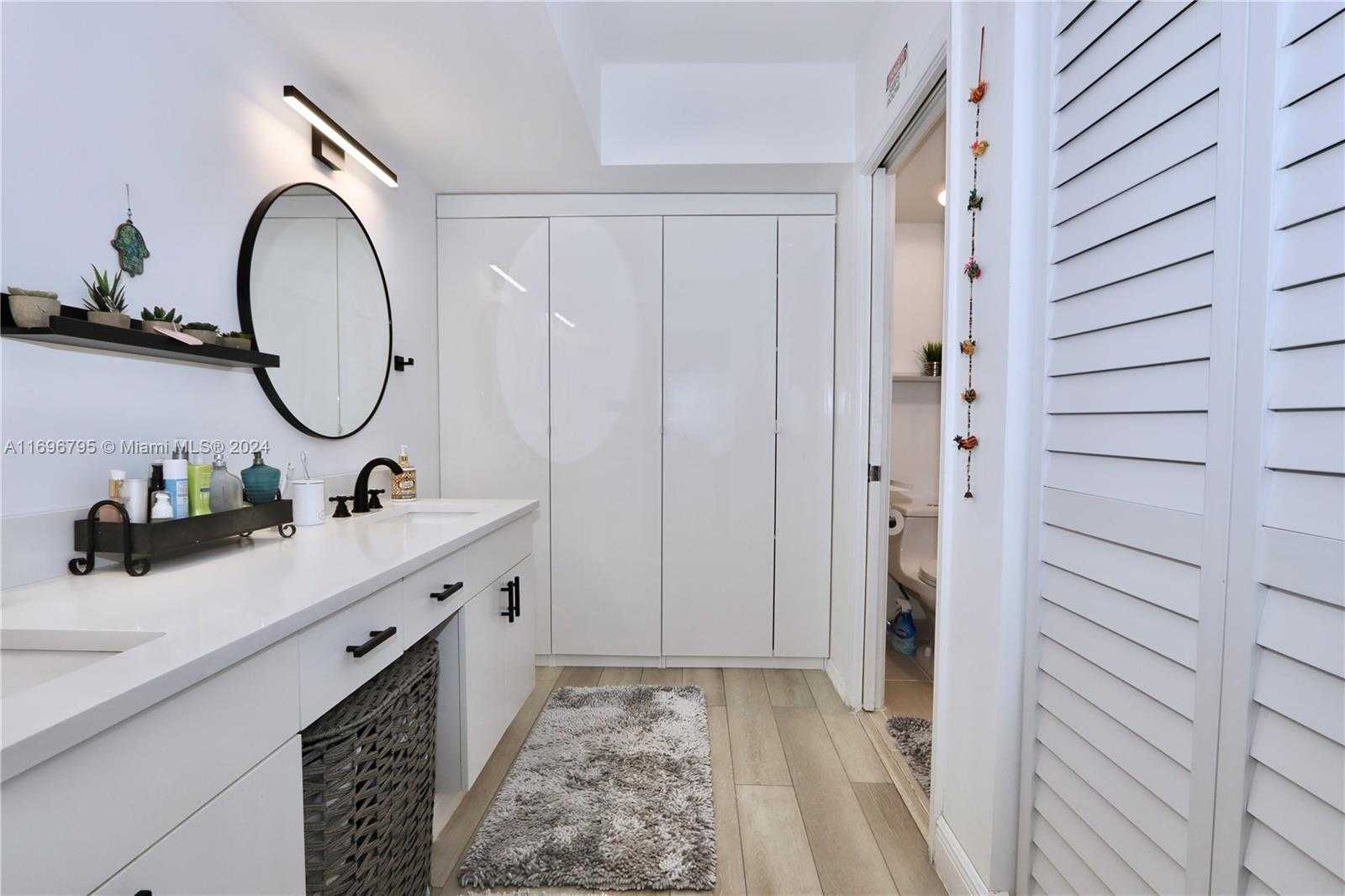 Small Image of 3530 MYSTIC POINTE DR #3008, Aventura Number 15