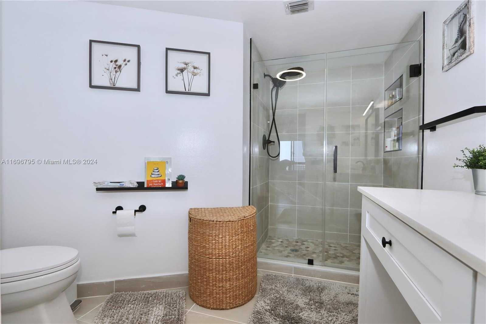 Small Image of 3530 MYSTIC POINTE DR #3008, Aventura Number 19