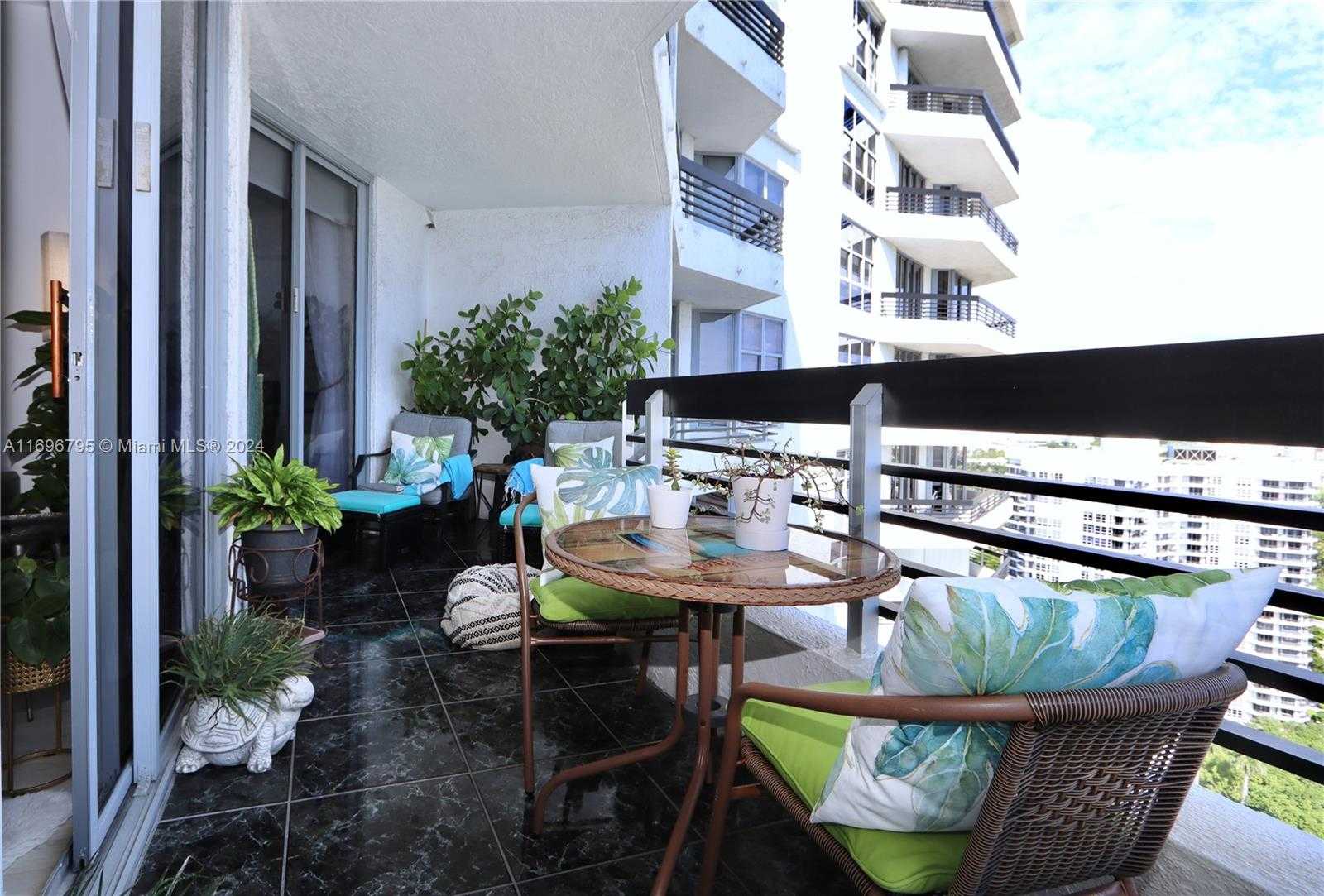 Small Image of 3530 MYSTIC POINTE DR #3008, Aventura Number 23