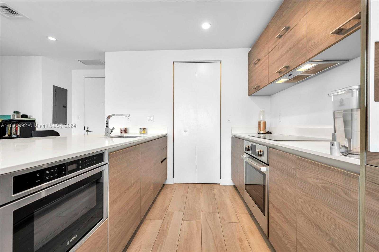 Small Image of 1300 SOUTH MIAMI AVE #3704, Miami Number 12
