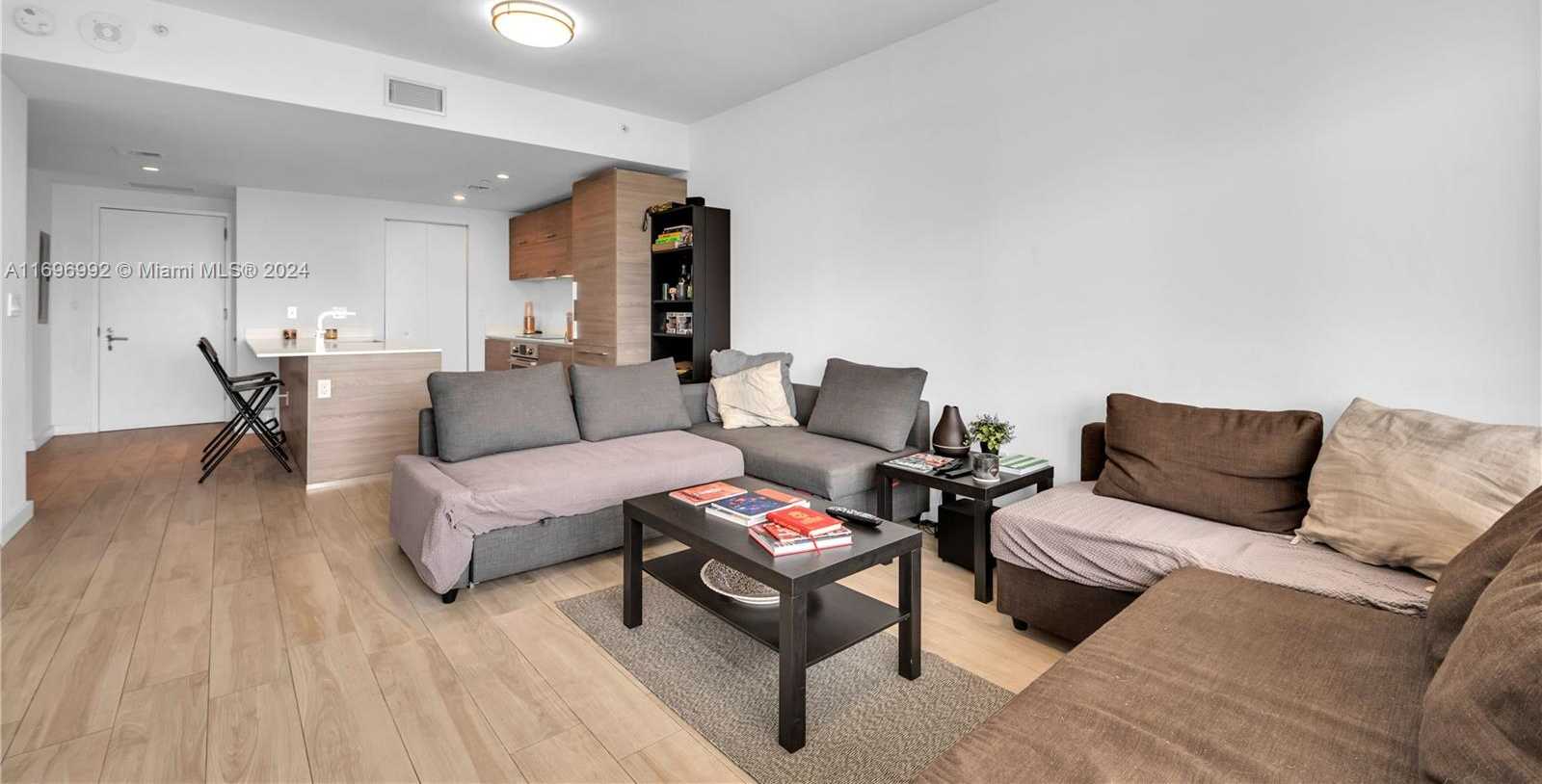 Small Image of 1300 SOUTH MIAMI AVE #3704, Miami Number 15