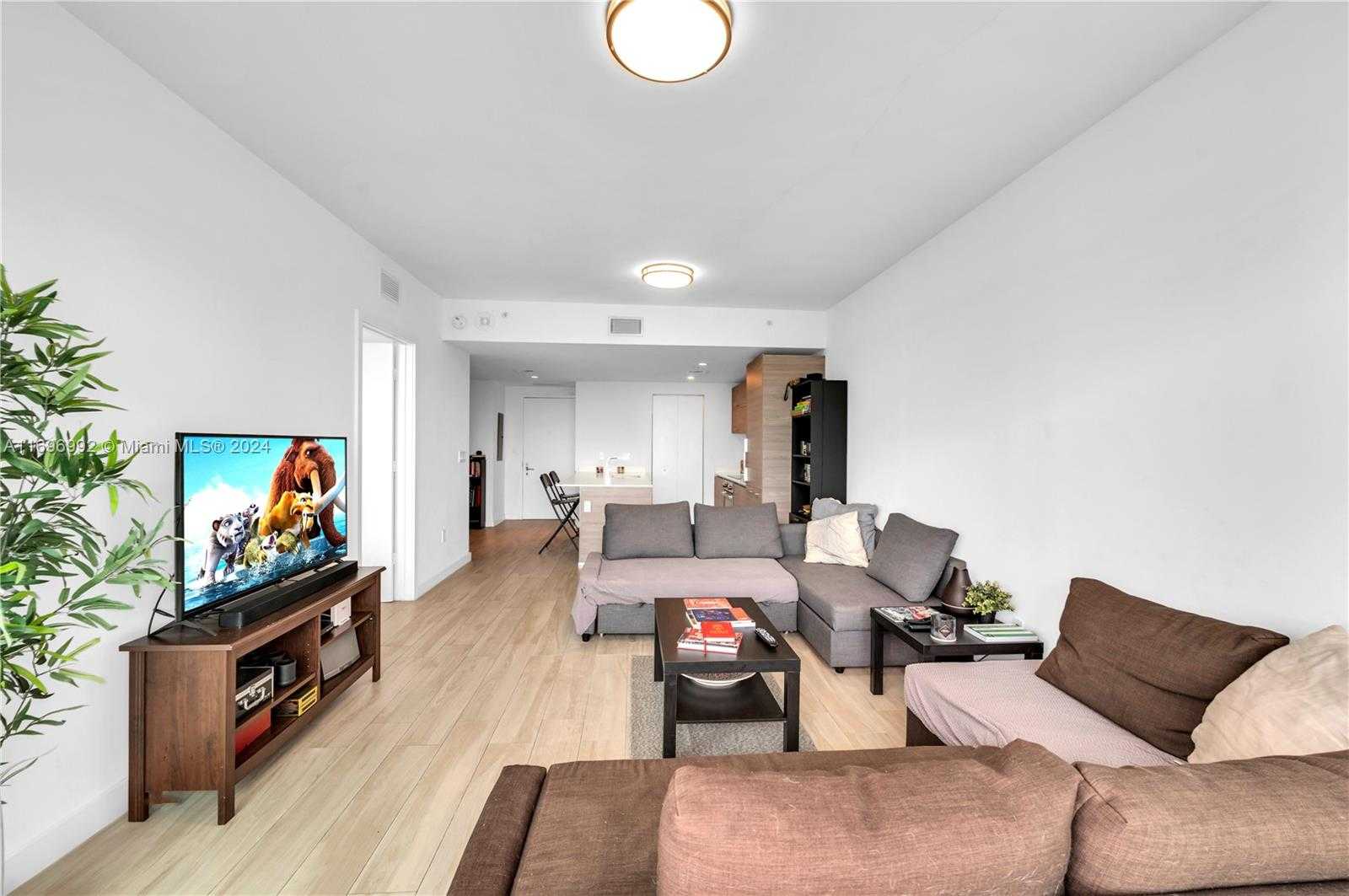 Small Image of 1300 SOUTH MIAMI AVE #3704, Miami Number 16