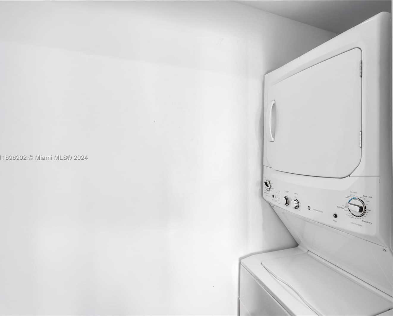 Small Image of 1300 SOUTH MIAMI AVE #3704, Miami Number 19
