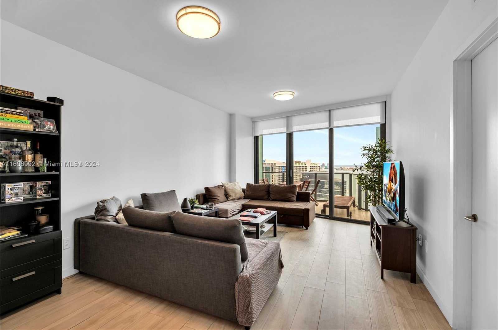 Small Image of 1300 SOUTH MIAMI AVE #3704, Miami Number 28