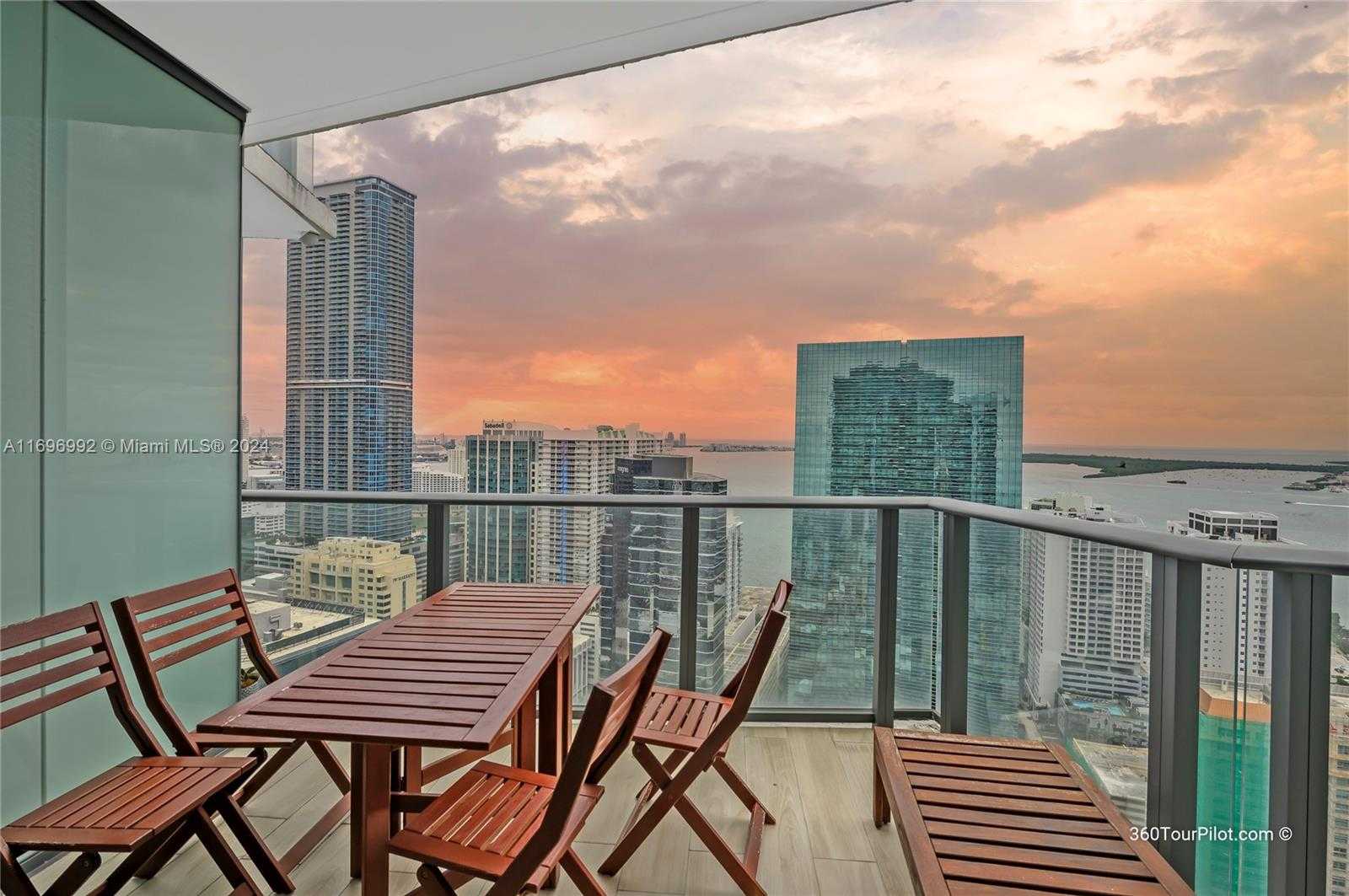 Small Image of 1300 SOUTH MIAMI AVE #3704, Miami Number 29