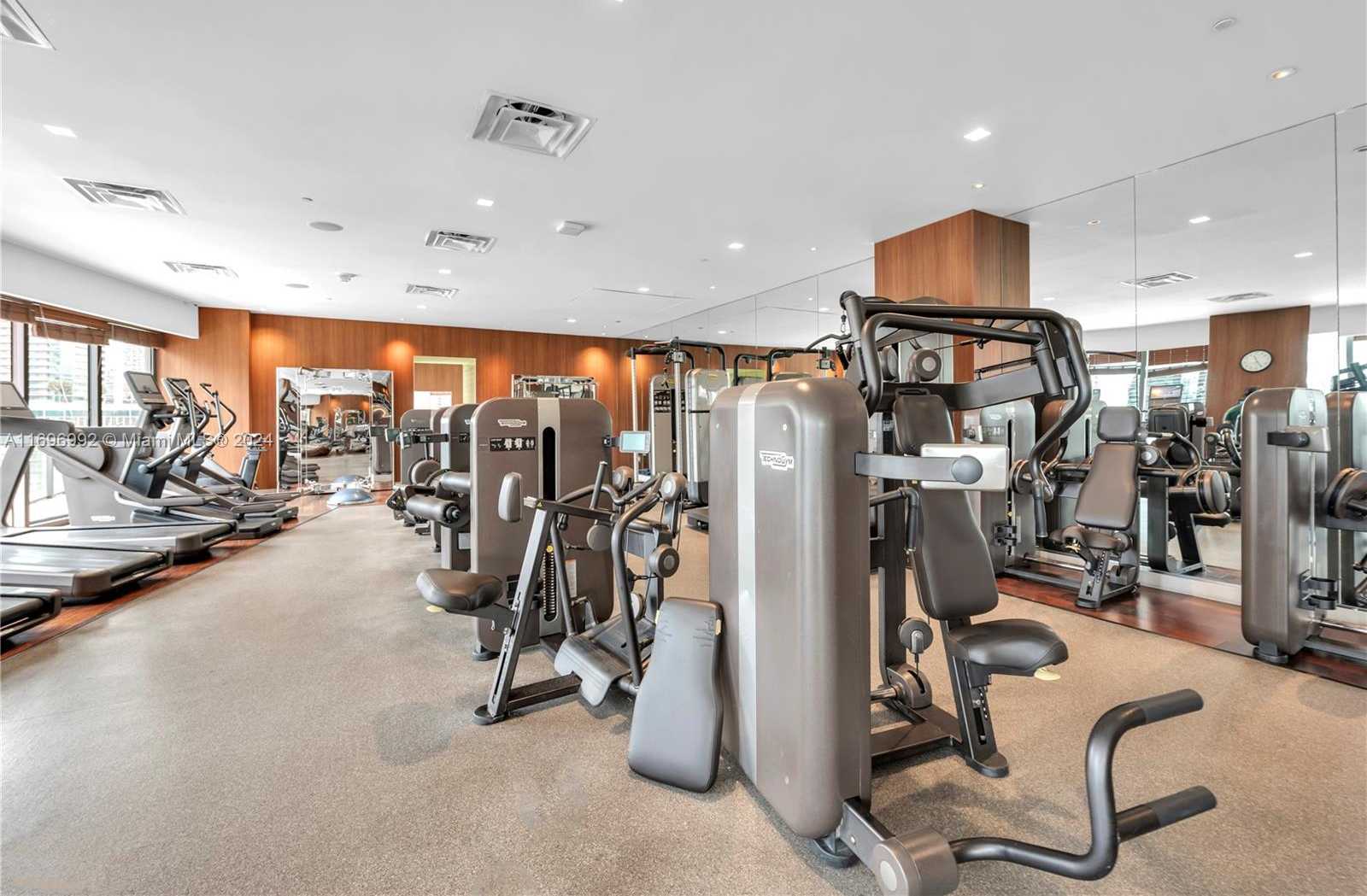 Small Image of 1300 SOUTH MIAMI AVE #3704, Miami Number 34