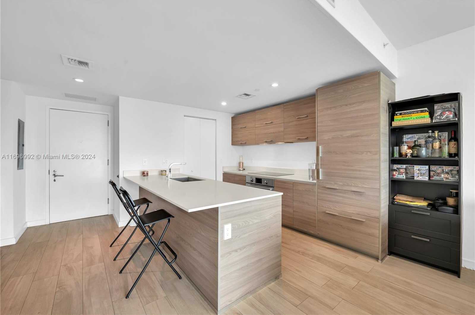 Small Image of 1300 SOUTH MIAMI AVE #3704, Miami Number 7