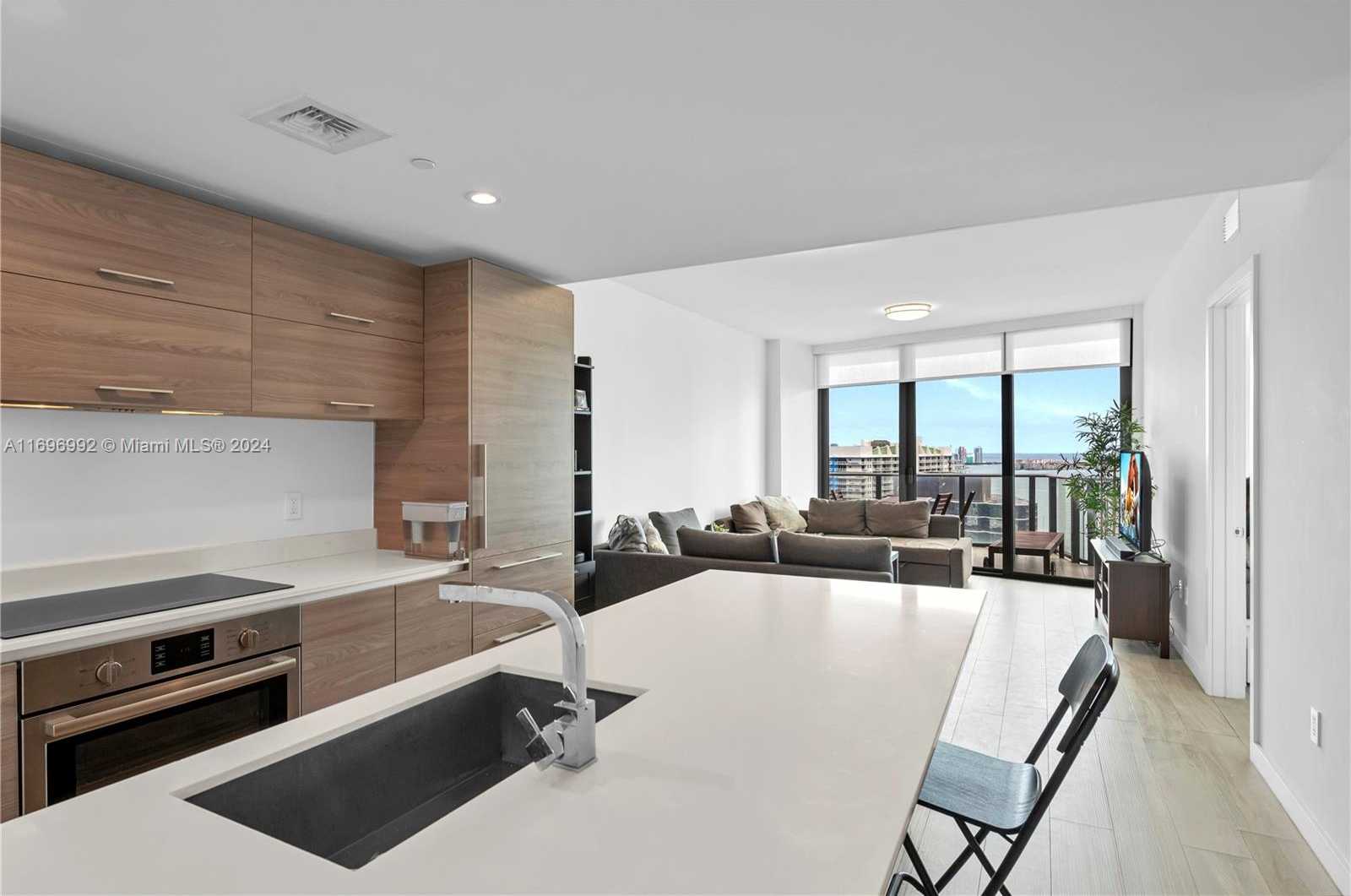 Small Image of 1300 SOUTH MIAMI AVE #3704, Miami Number 8