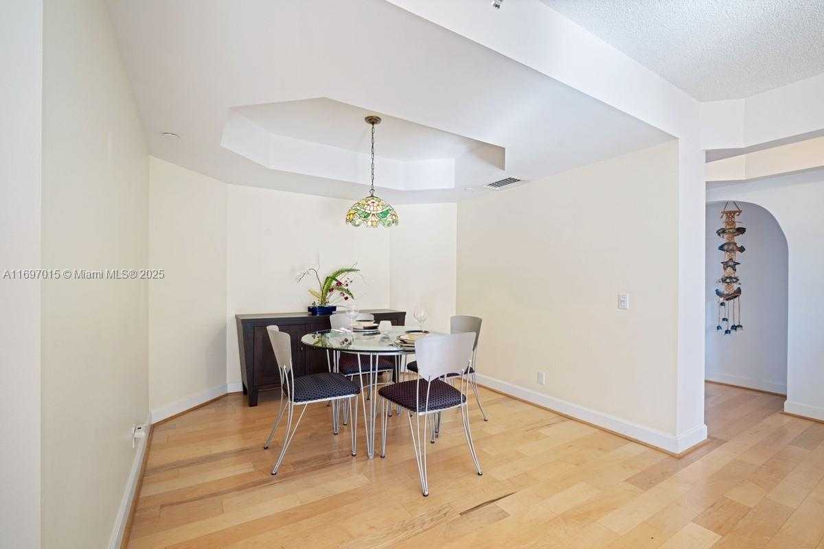 Small Image of 3610 YACHT CLUB DR #208, Aventura Number 14