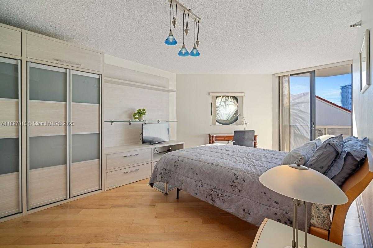 Small Image of 3610 YACHT CLUB DR #208, Aventura Number 16