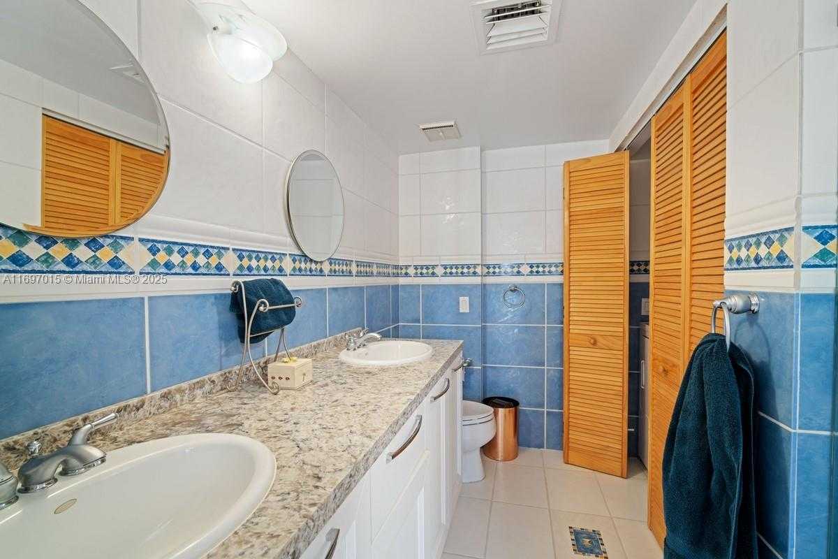 Small Image of 3610 YACHT CLUB DR #208, Aventura Number 27