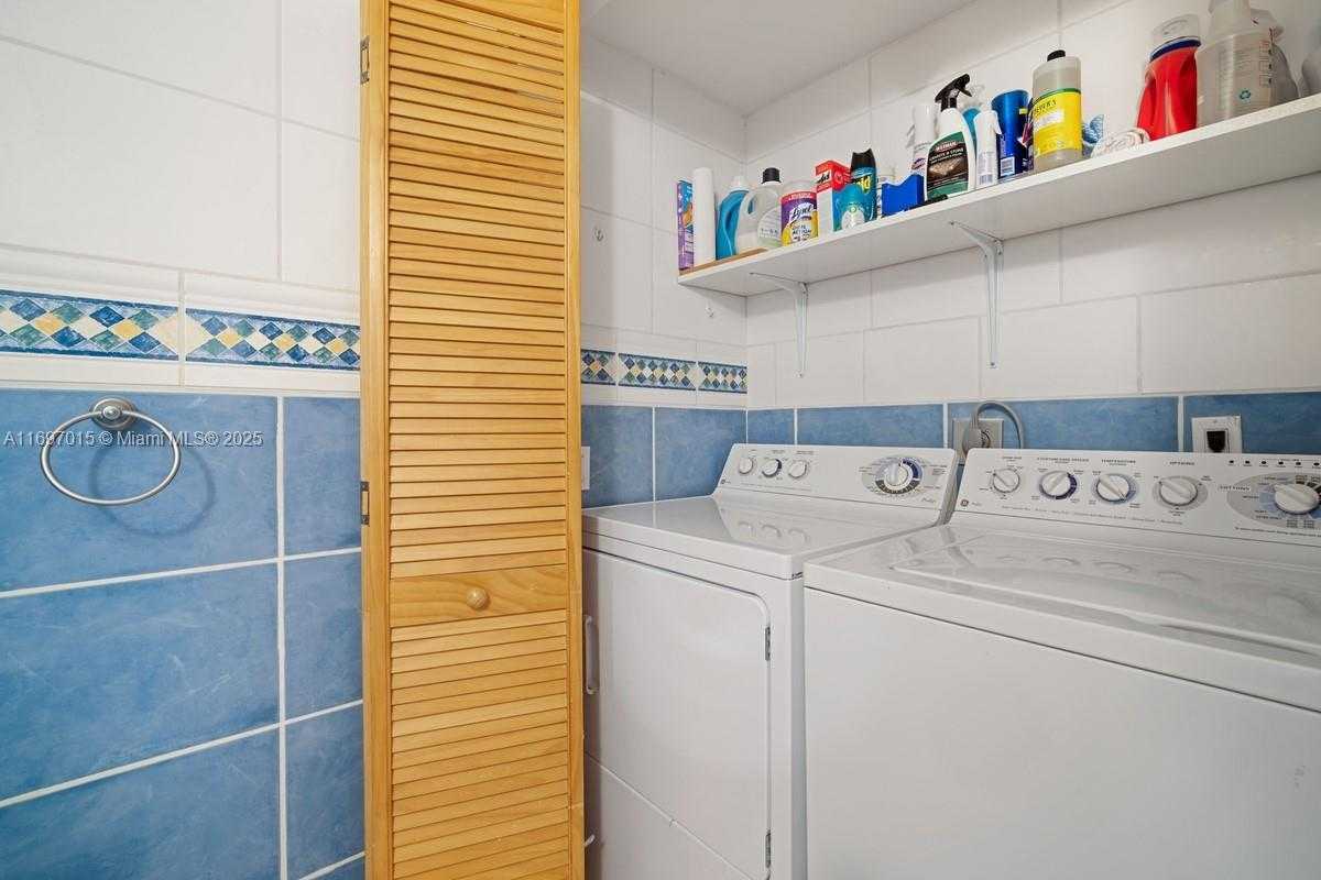 Small Image of 3610 YACHT CLUB DR #208, Aventura Number 28