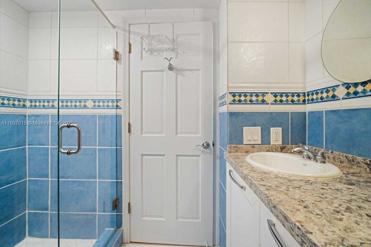 Small Image of 3610 YACHT CLUB DR #208, Aventura Number 29