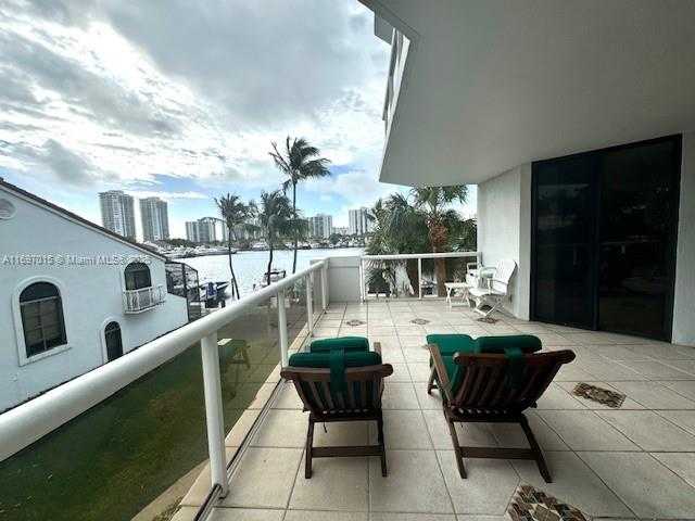 Small Image of 3610 YACHT CLUB DR #208, Aventura Number 31