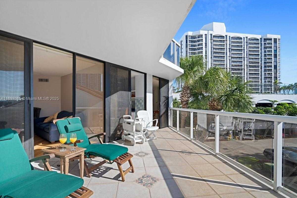 Small Image of 3610 YACHT CLUB DR #208, Aventura Number 4