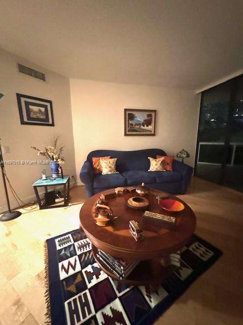 Small Image of 3610 YACHT CLUB DR #208, Aventura Number 57