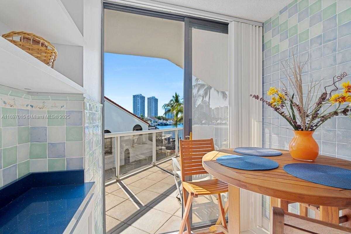 Small Image of 3610 YACHT CLUB DR #208, Aventura Number 6