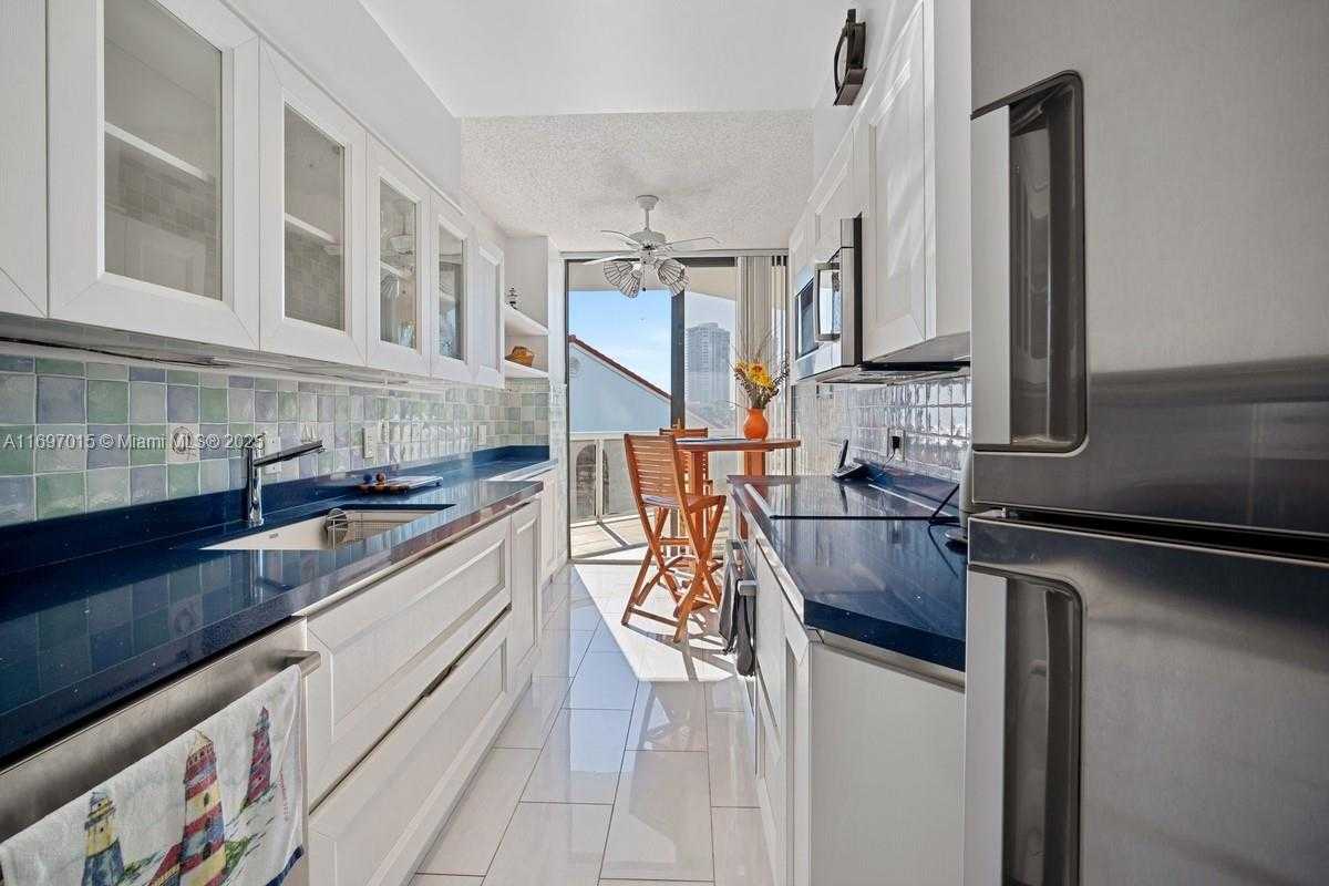 Small Image of 3610 YACHT CLUB DR #208, Aventura Number 7