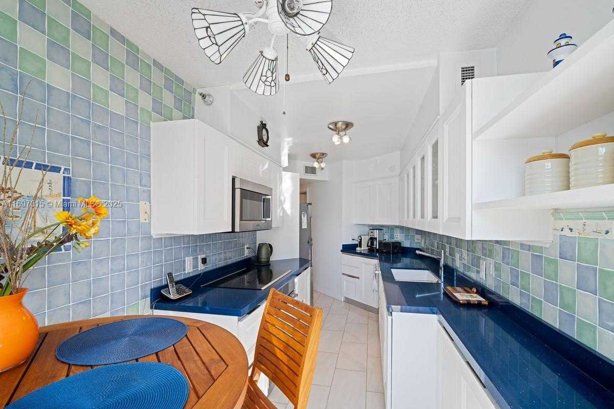 Small Image of 3610 YACHT CLUB DR #208, Aventura Number 8