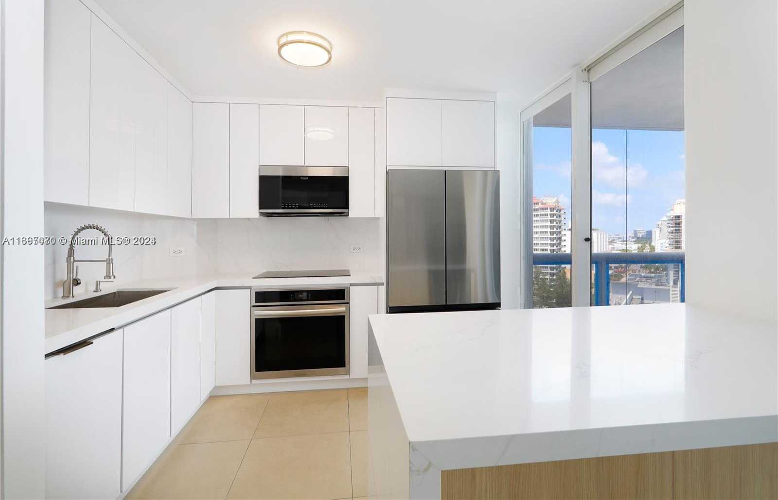 Small Image of 6301 COLLINS AVE #1608, Miami Beach Number 2